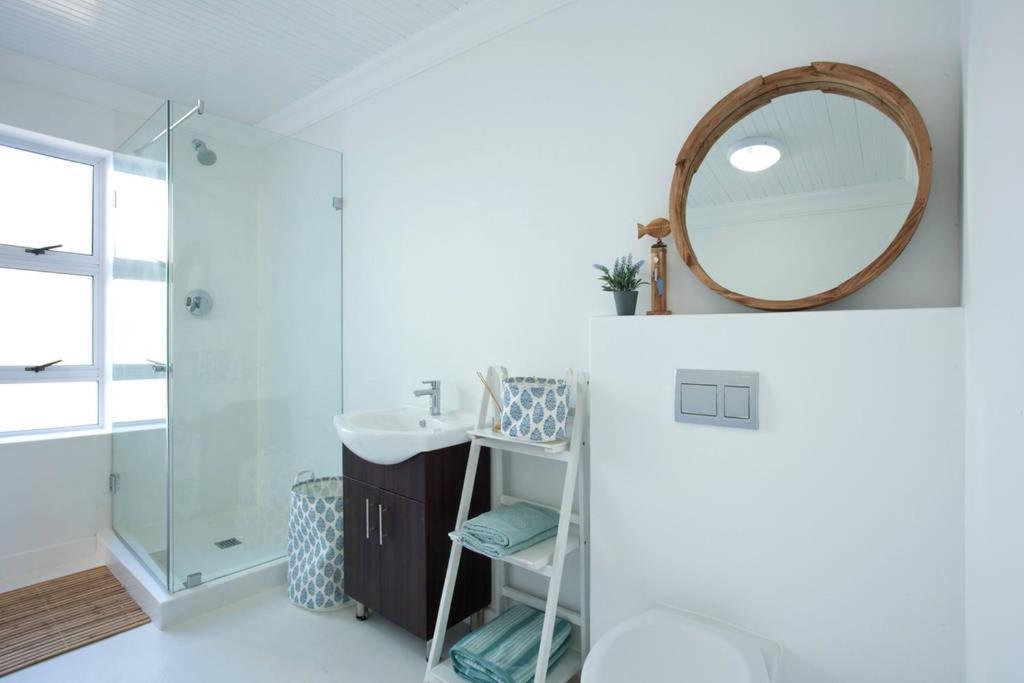 Sunset Beach Living Guesthouse Cape Town Exterior photo