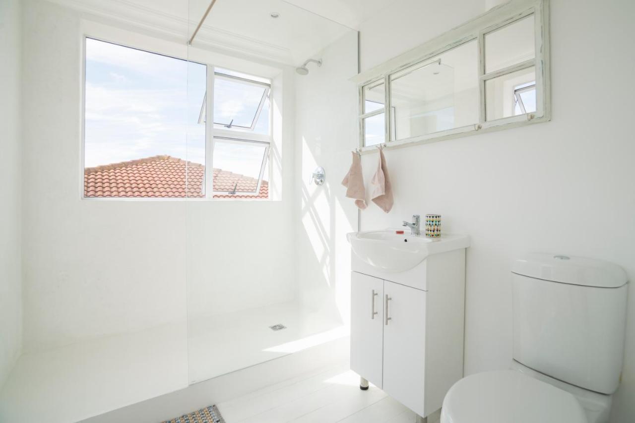 Sunset Beach Living Guesthouse Cape Town Exterior photo