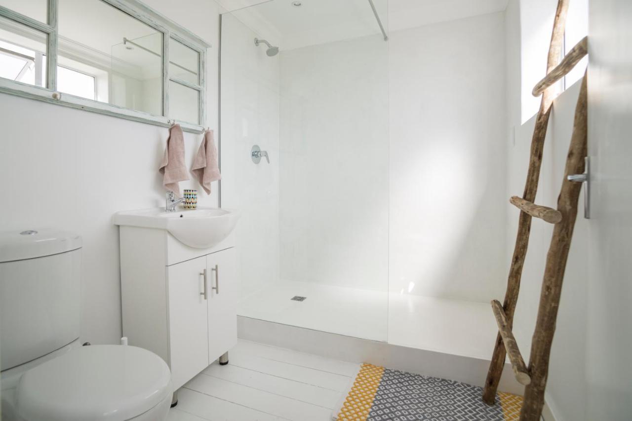 Sunset Beach Living Guesthouse Cape Town Exterior photo