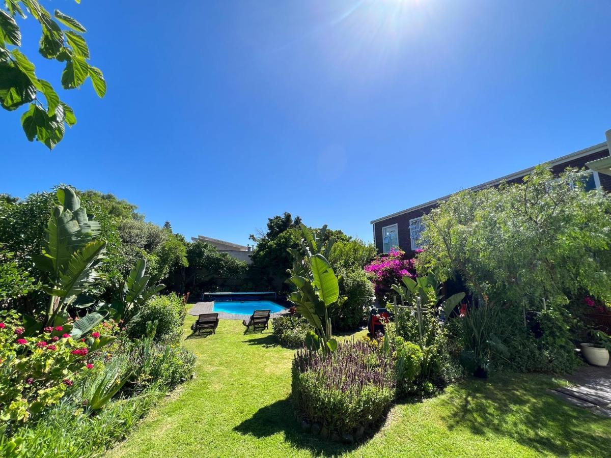 Sunset Beach Living Guesthouse Cape Town Exterior photo