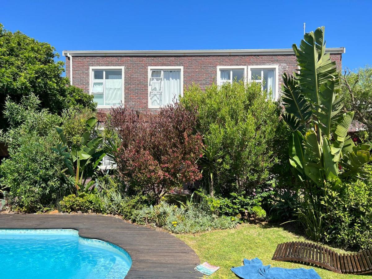Sunset Beach Living Guesthouse Cape Town Exterior photo